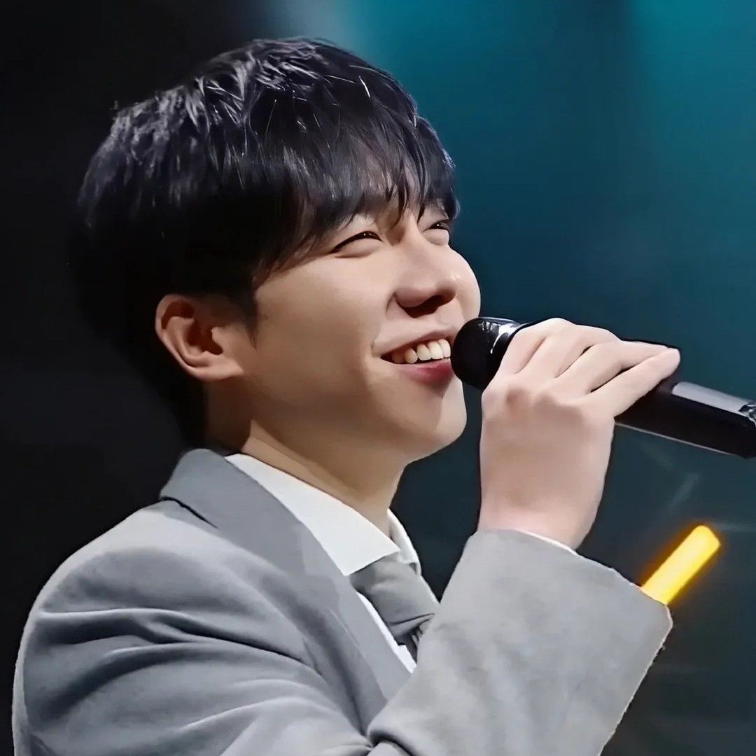 イ・スンギの最近の活動ショット