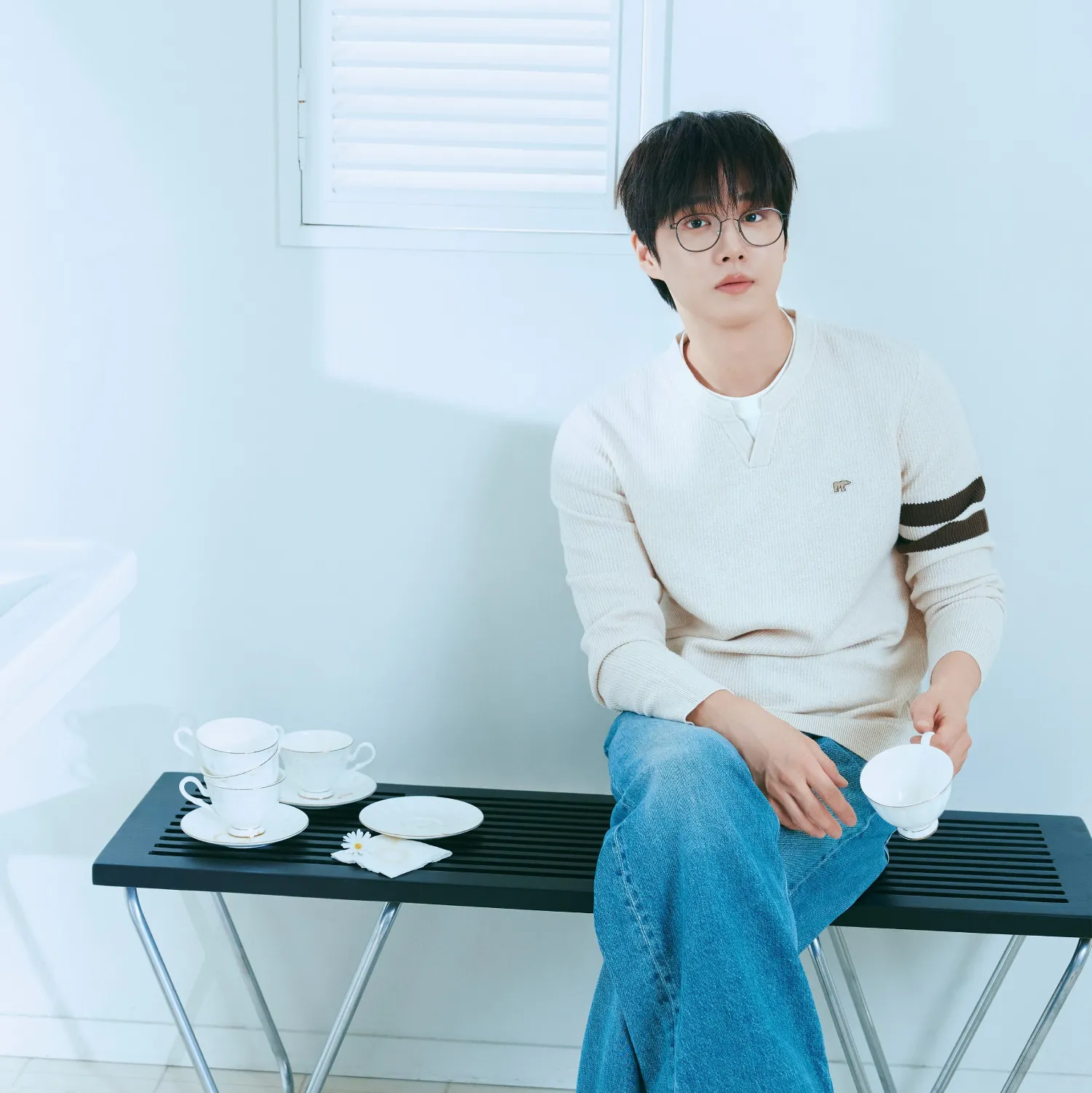 Behind-the-scenes cut of Suho