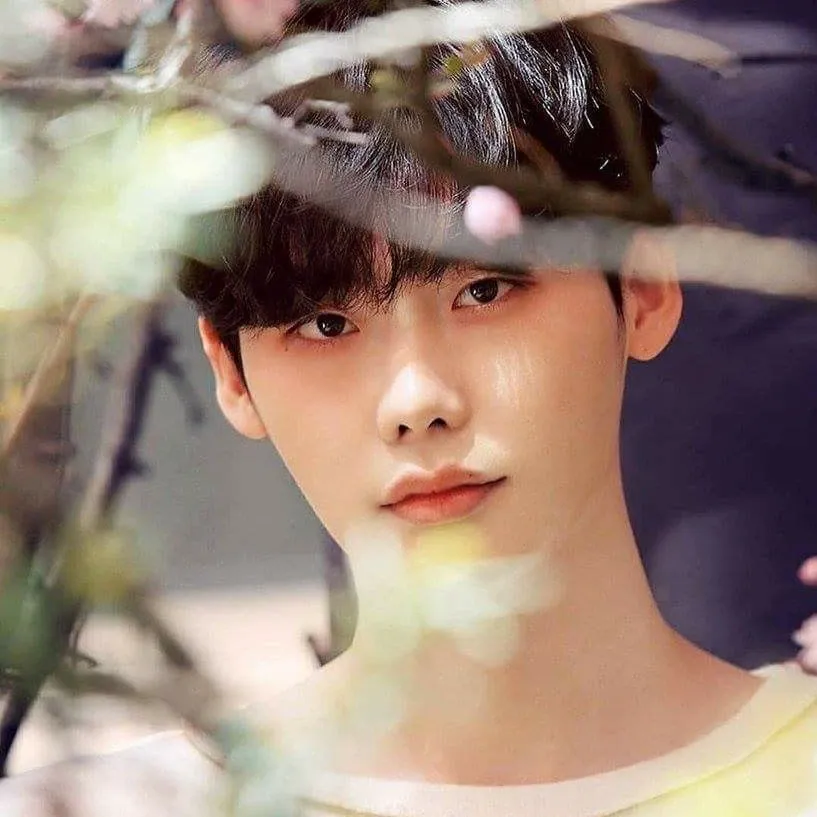 Latest photo of Lee Jongsuk