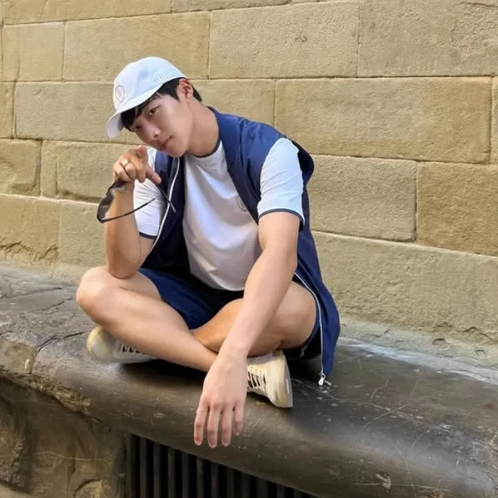 Behind-the-scenes cut of Woo Dohwan