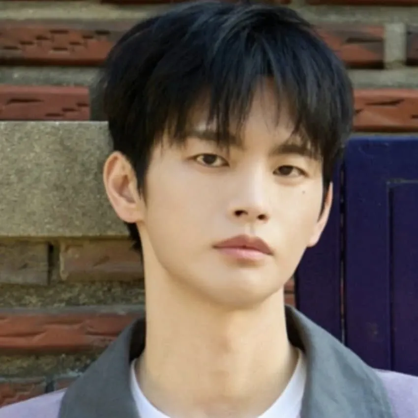 Recent activity shot of Seo Inguk