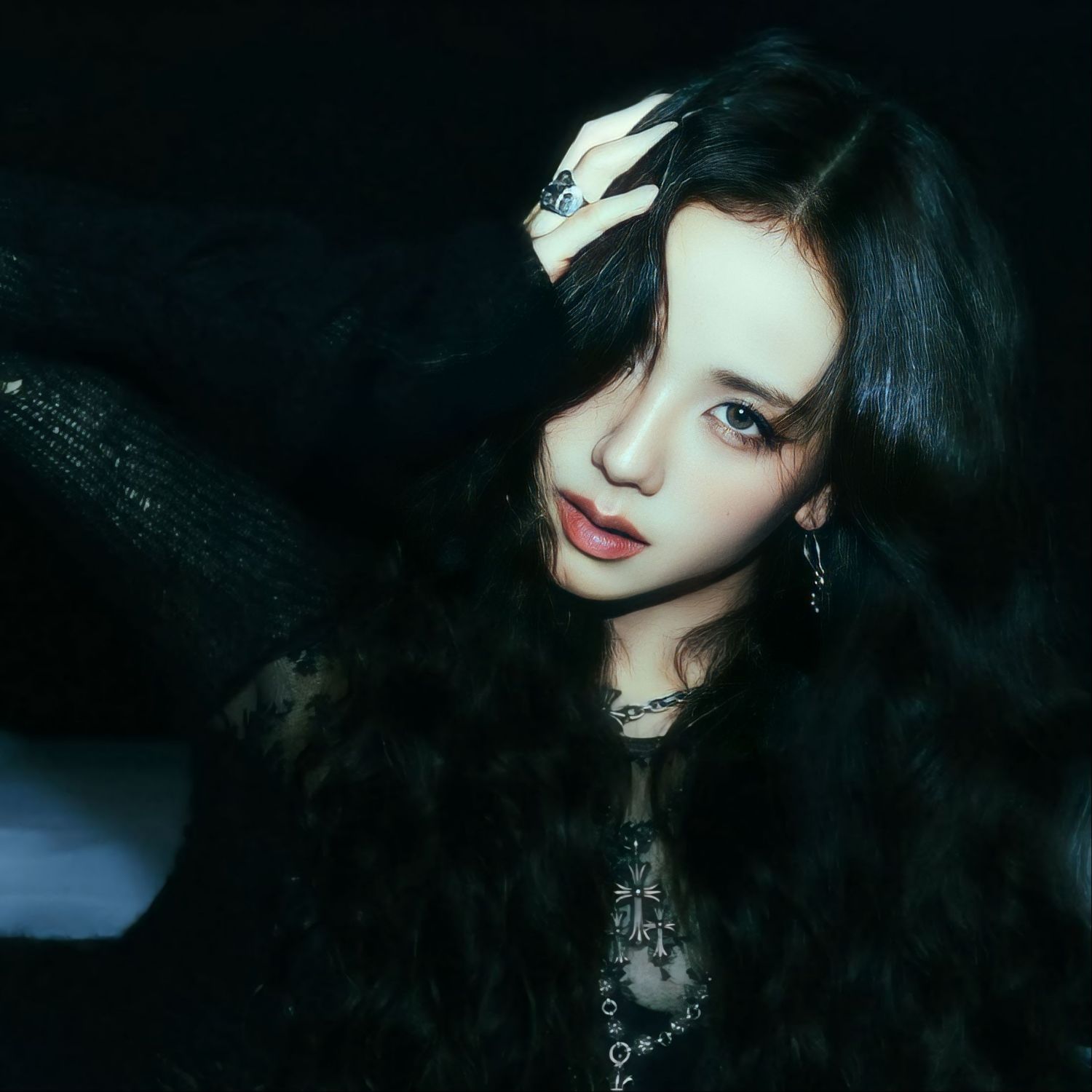 Behind-the-scenes cut of Jisoo (1995)