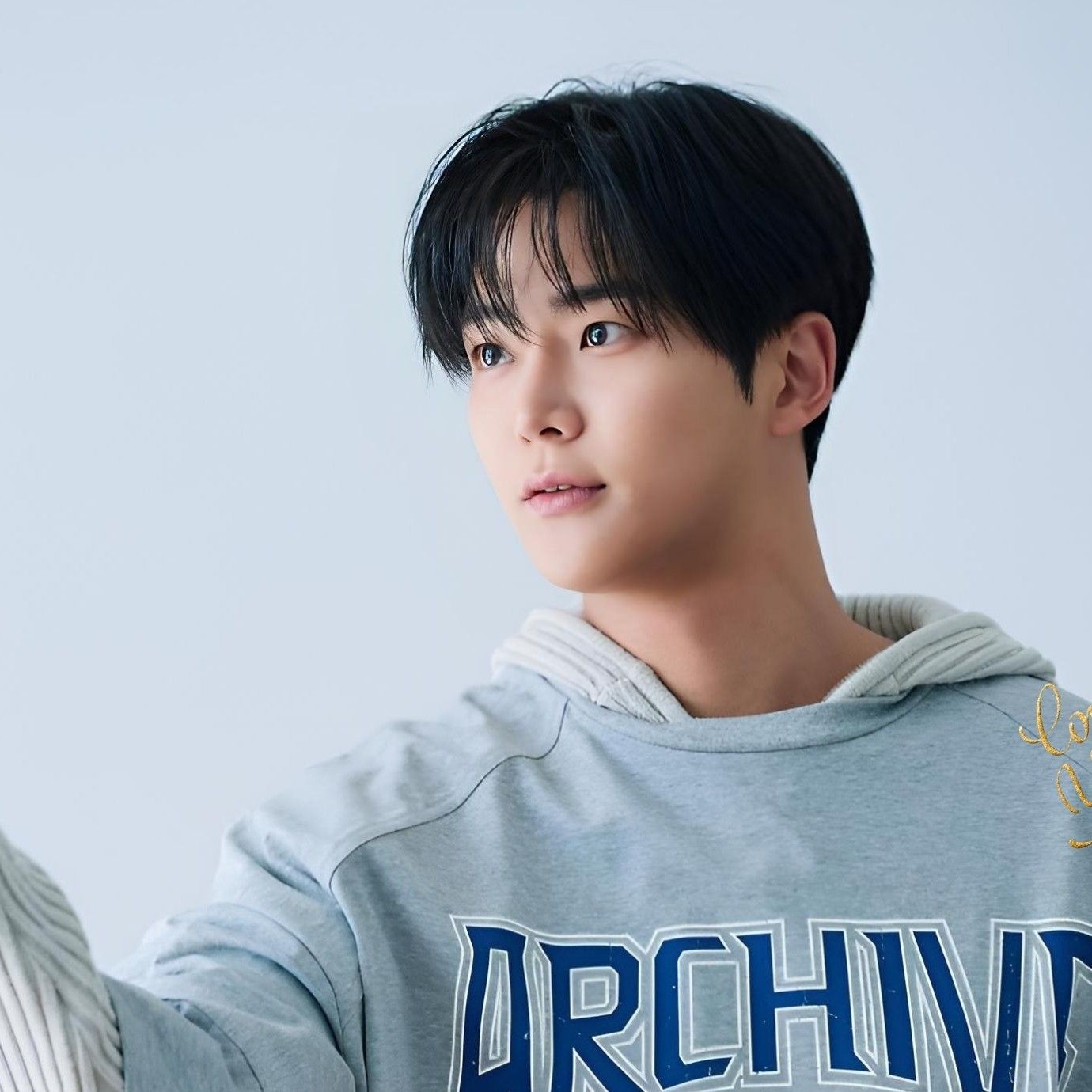 로운의 최신 사진