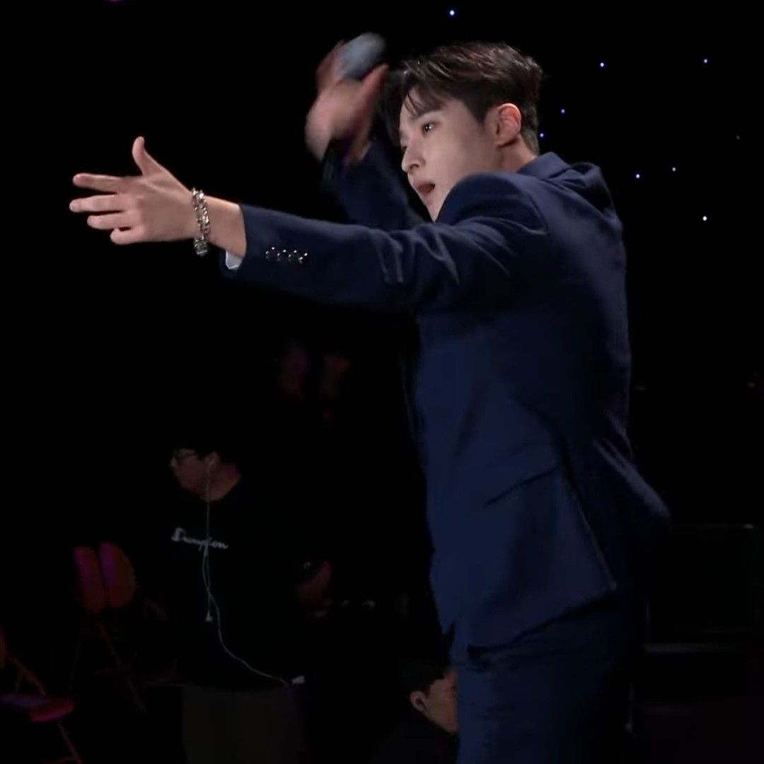 Behind-the-scenes cut of Seong Ri