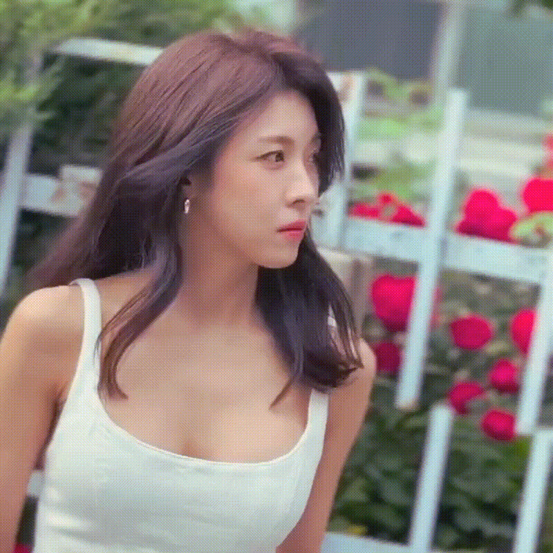 A moment captured by a fan of Ha Jiwon