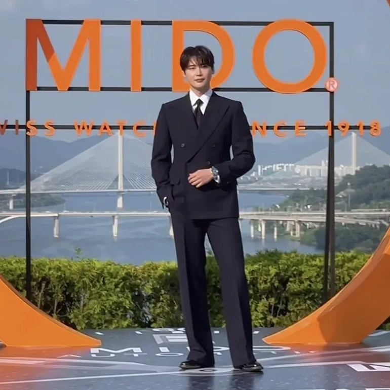 コミュニティで話題の人気セレブコンテンツ