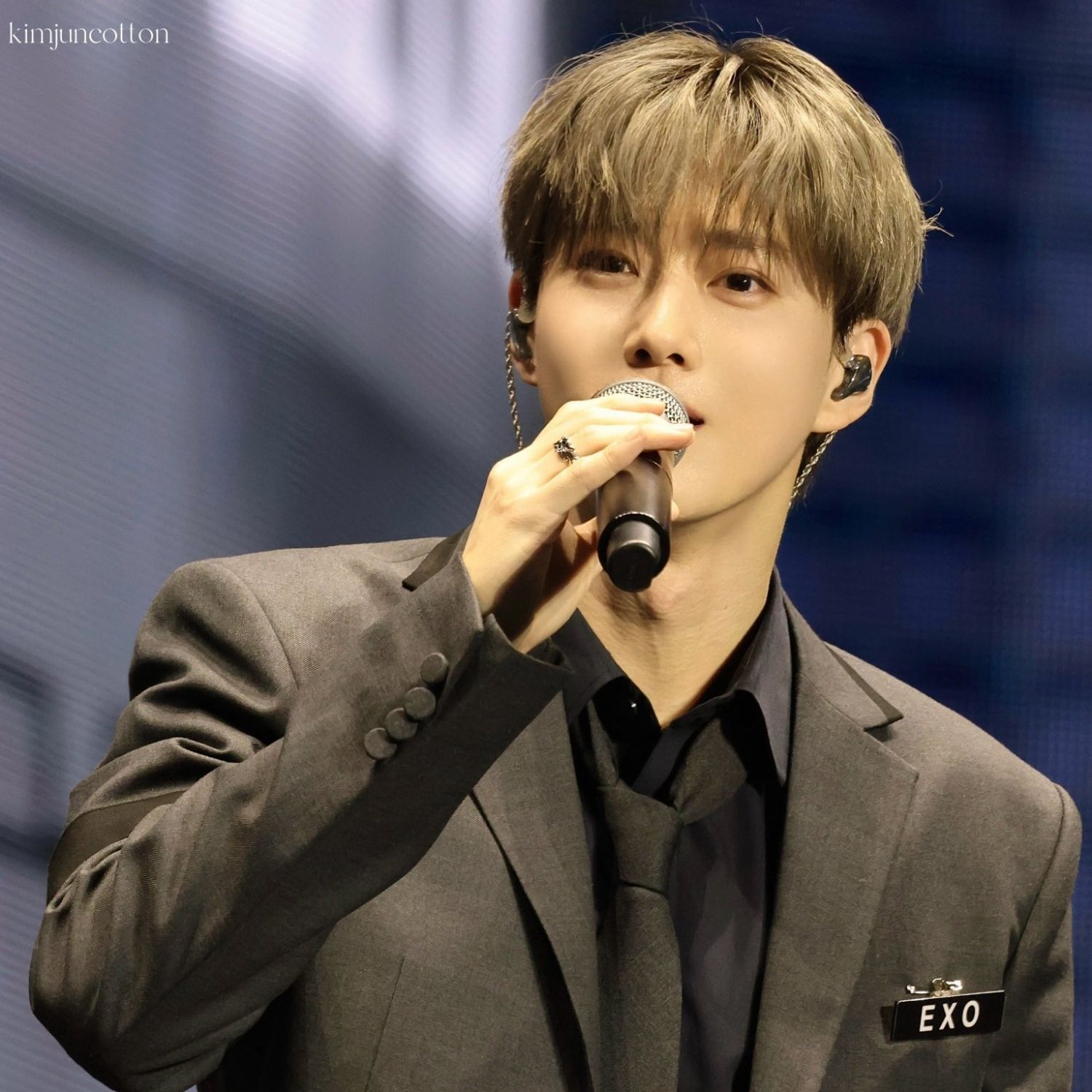 粉絲拍下的Suho瞬間