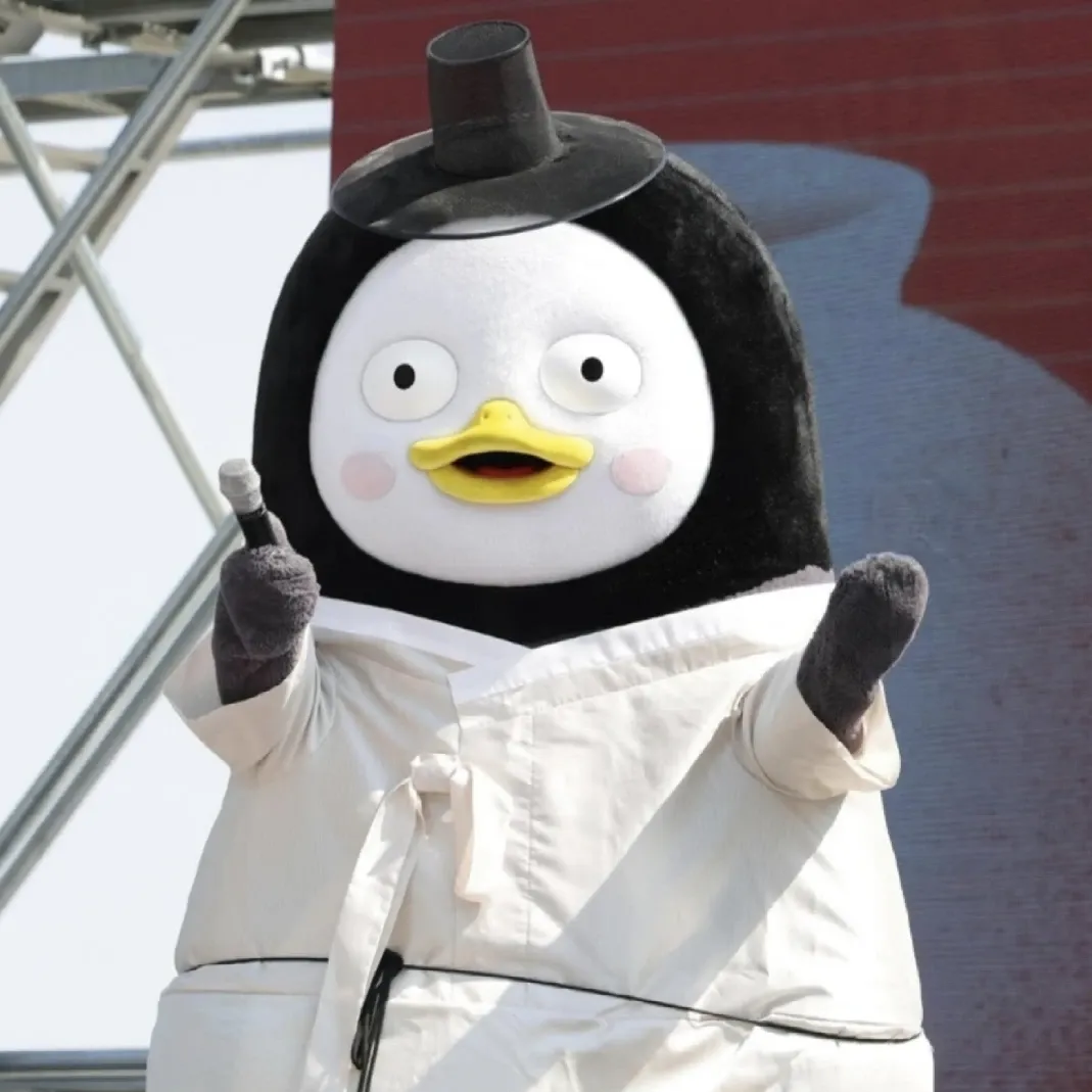 ペンスの最近の活動ショット