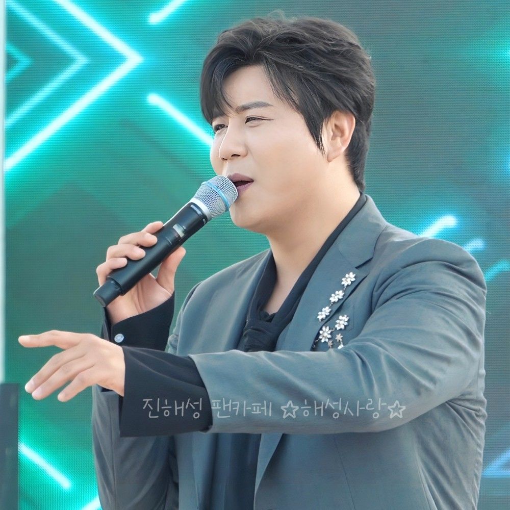 Behind-the-scenes cut of Jin Haesung