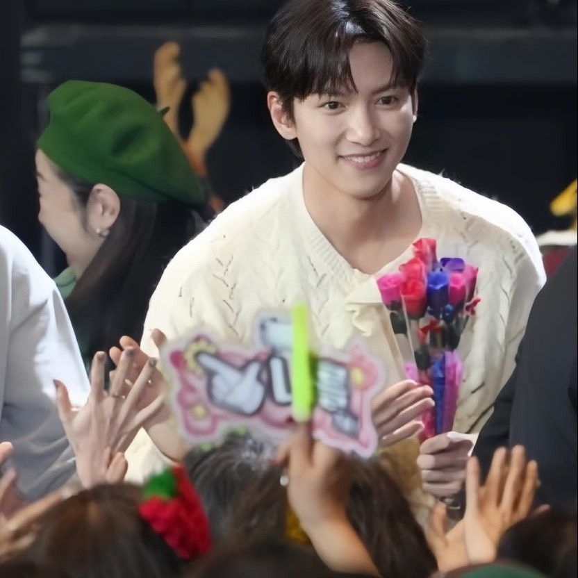 Behind-the-scenes cut of Ji Changwook