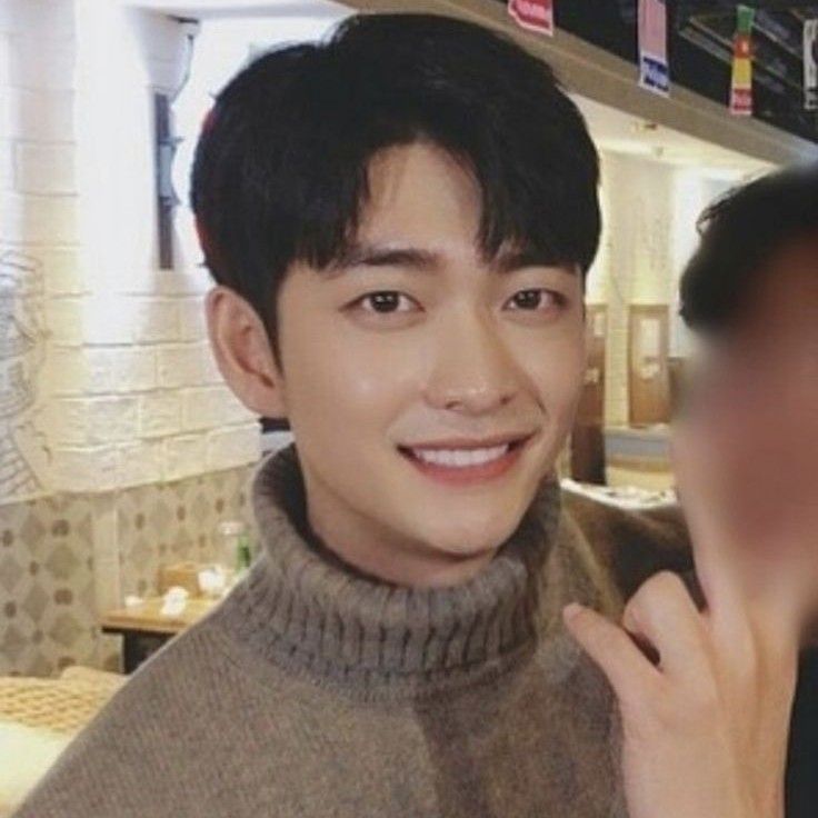 カン・テオの最新写真