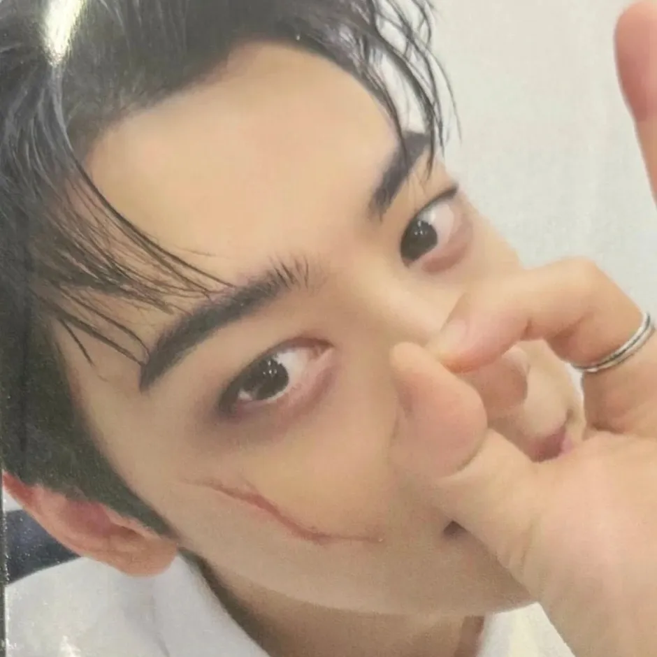 A moment captured by a fan of Cha Eunwoo