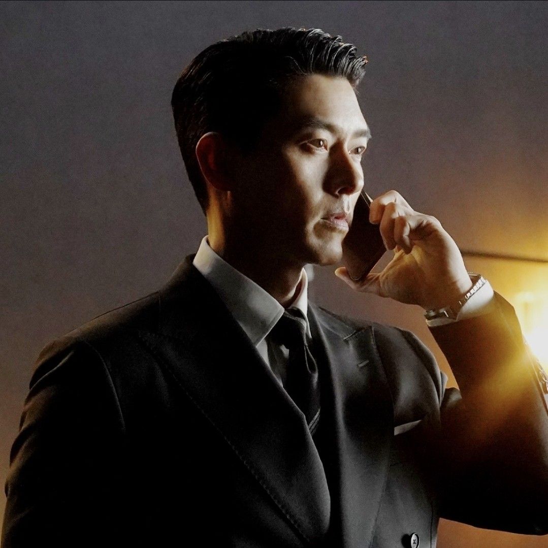 Momen yang diabadikan oleh penggemar Hyun Bin