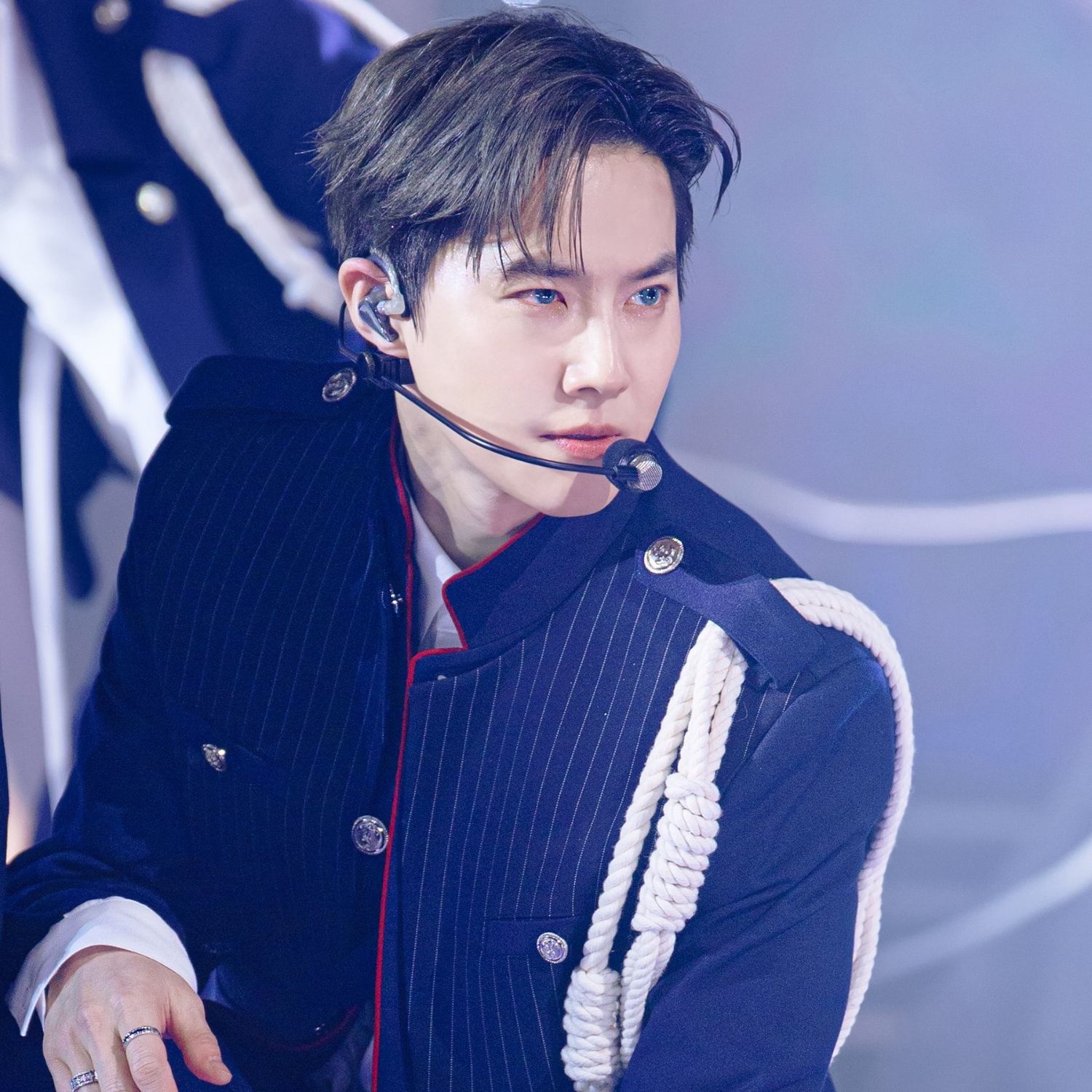 Behind-the-scenes cut of Suho