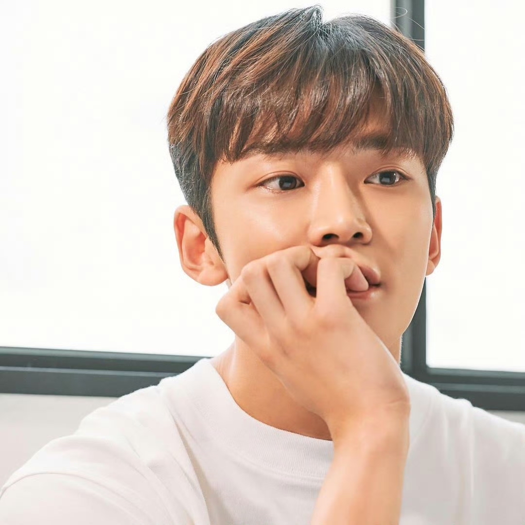 Foto kegiatan terbaru dari Rowoon