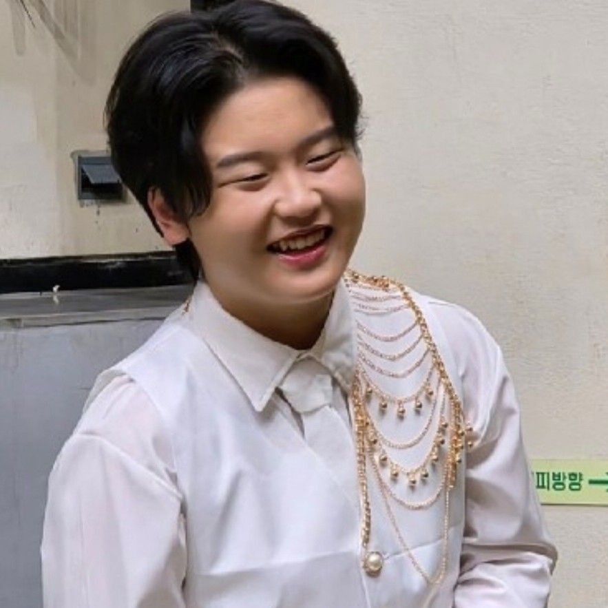 Behind-the-scenes cut of Park Sungon