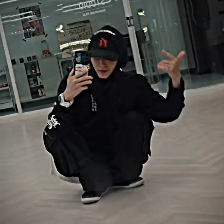 Foto terbaru dari Lee Joongi