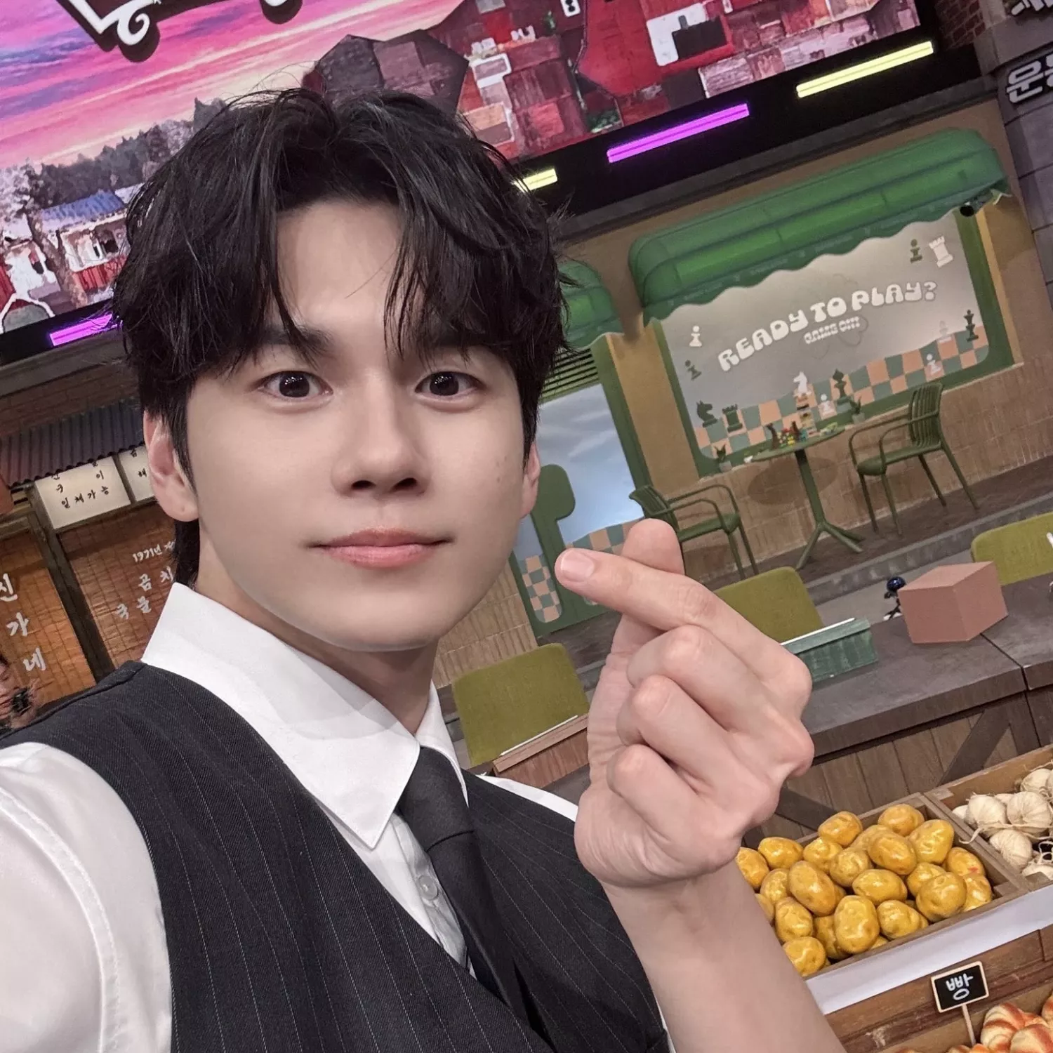 A moment captured by a fan of Ong Seongwu