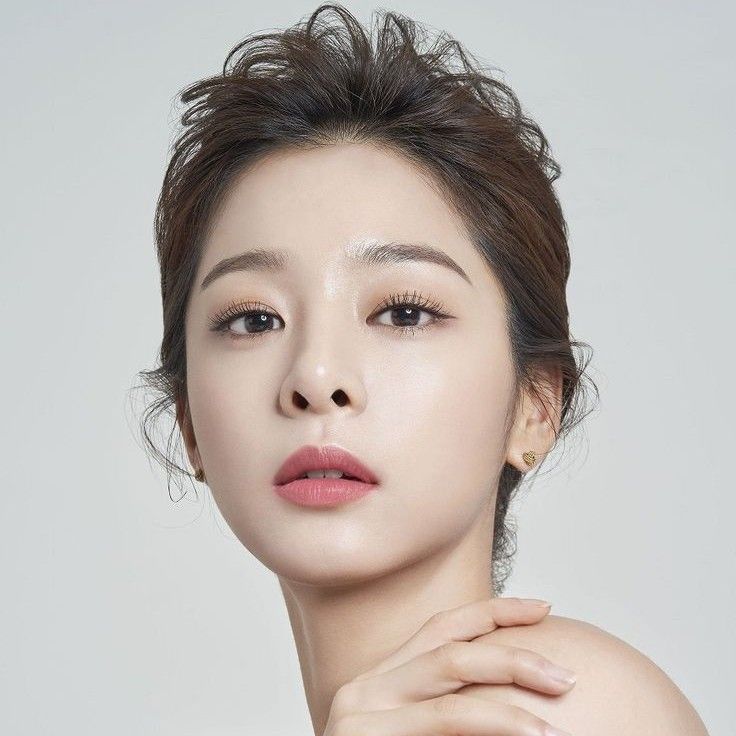 Behind-the-scenes cut of Seol Inah