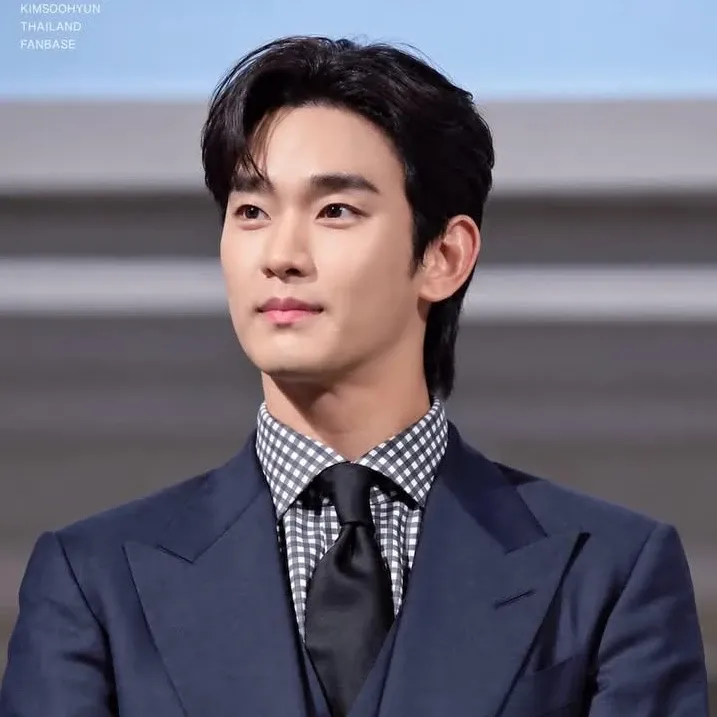 Behind-the-scenes cut of Kim Soohyun