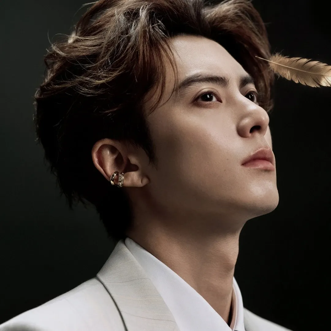 Behind-the-scenes cut of Dylan Wang