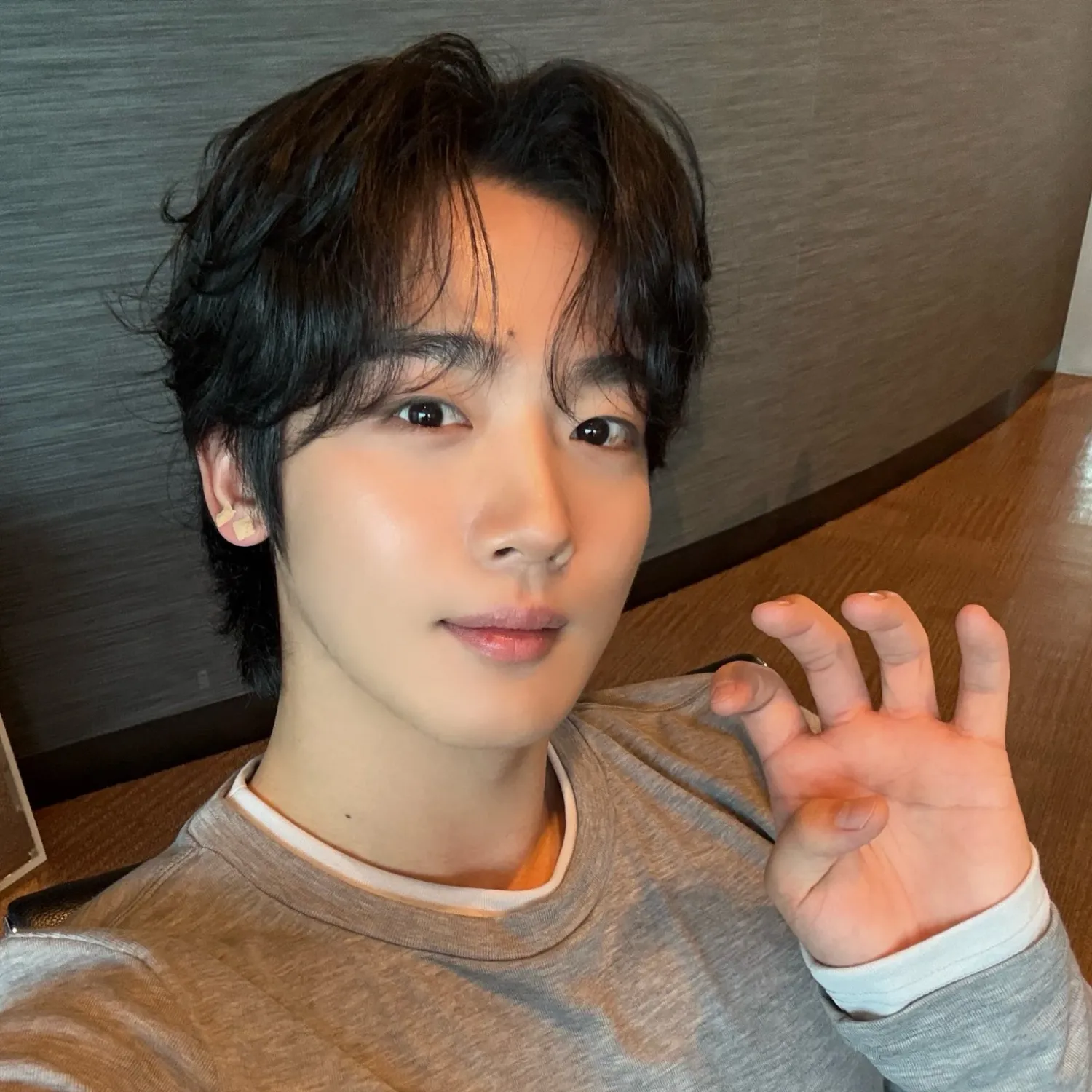 Behind-the-scenes cut of Kim Yohan