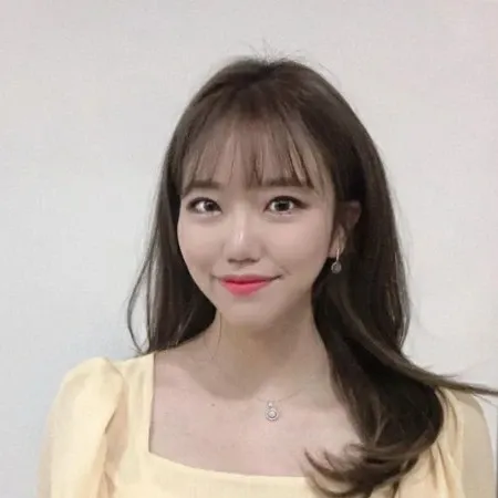Behind-the-scenes cut of Kim Heejin