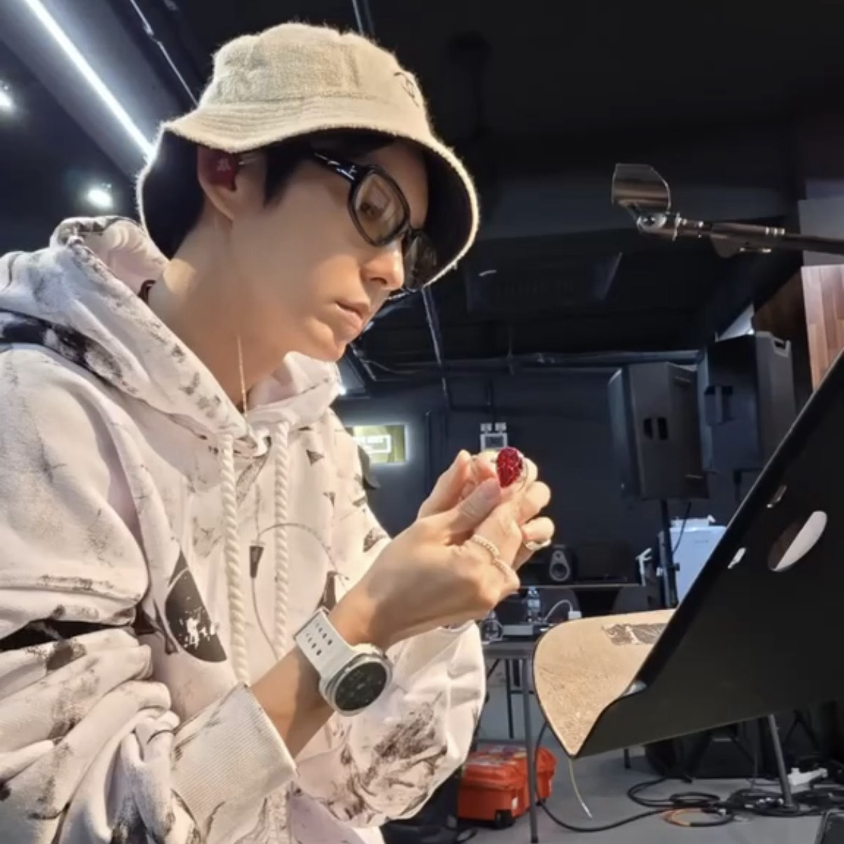 Recent activity shot of Lee Joongi