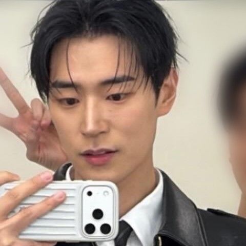 Behind-the-scenes cut of Park Seoham