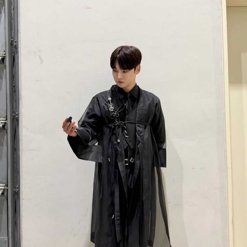 Behind-the-scenes cut of Park Seojin