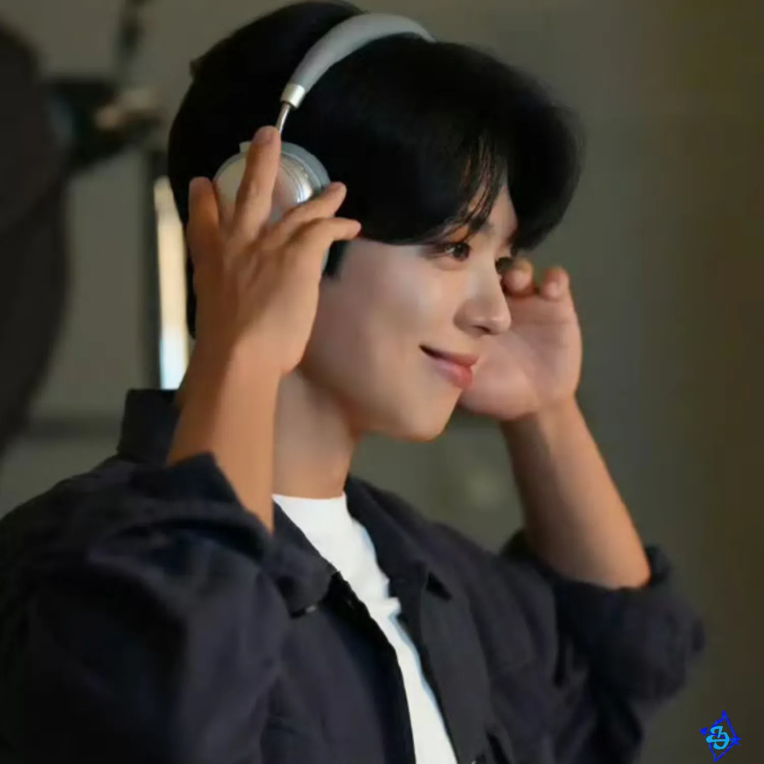 Behind-the-scenes cut of Park Bogum