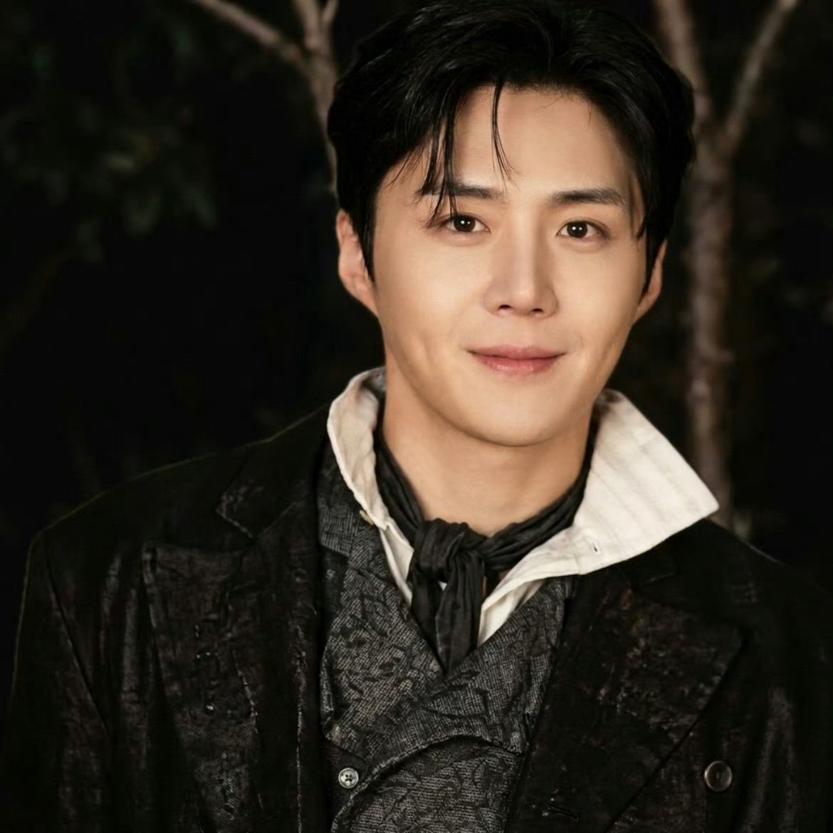 金宣虎的最新照片