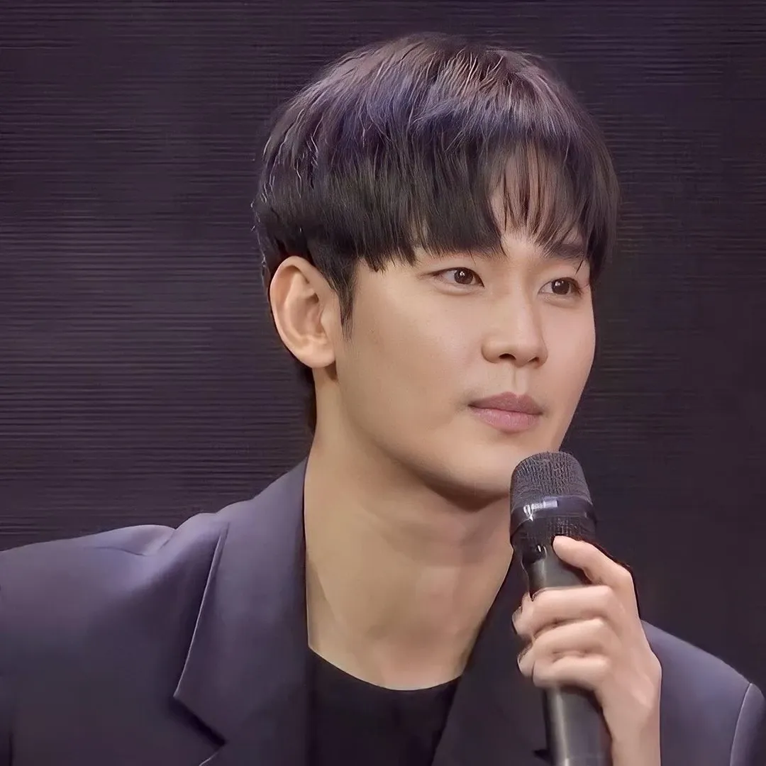 Latest photo of Kim Soohyun