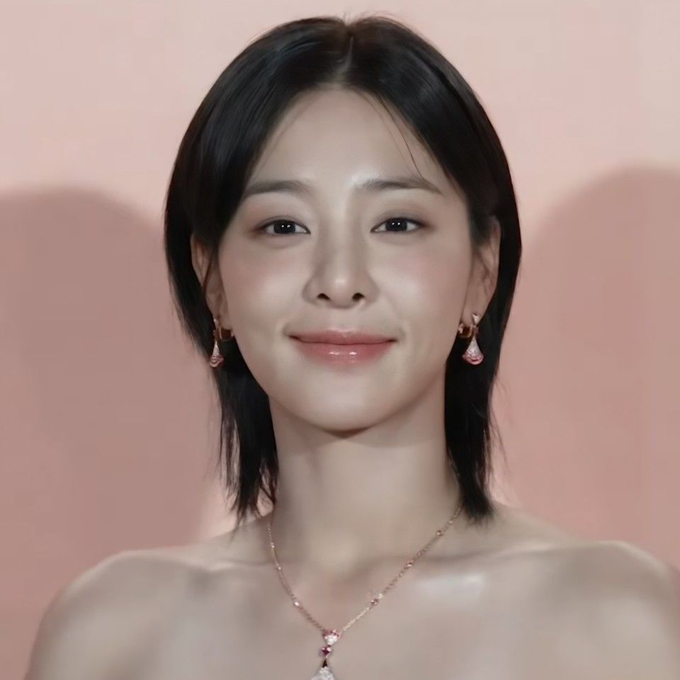 Behind-the-scenes cut of Seol Inah