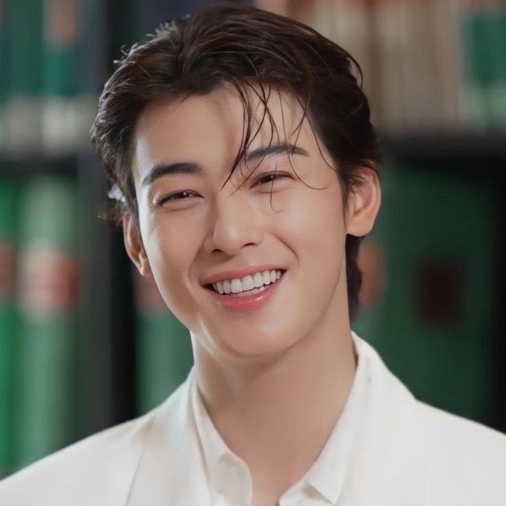 A moment captured by a fan of Cha Eunwoo