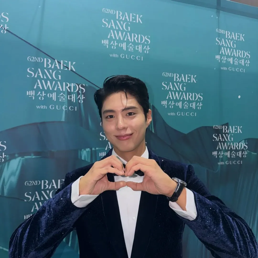 A moment captured by a fan of Park Bogum