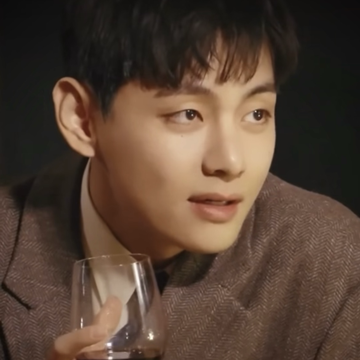 Recent activity shot of Kim Taehyung (V)