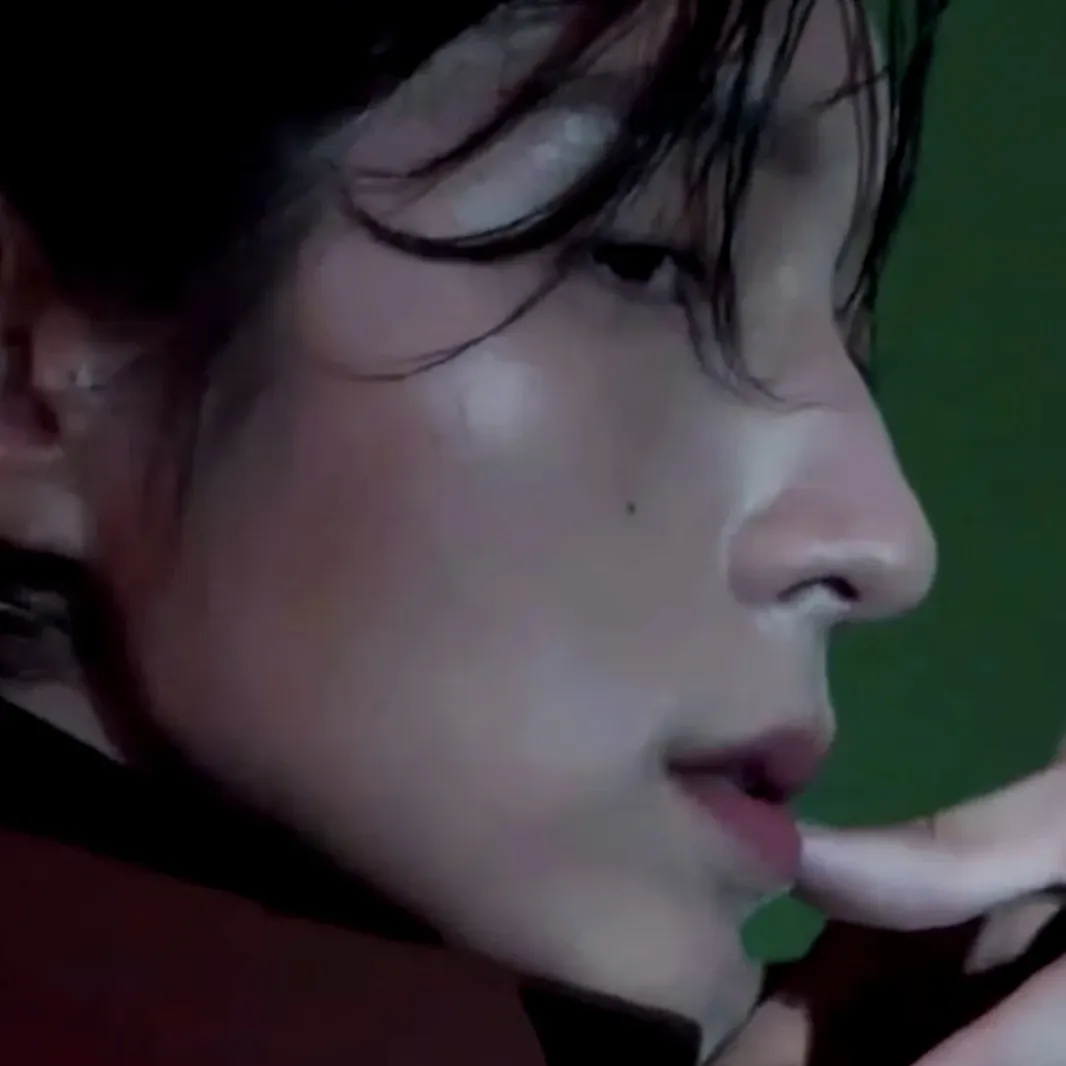 A moment captured by a fan of Lee Joongi