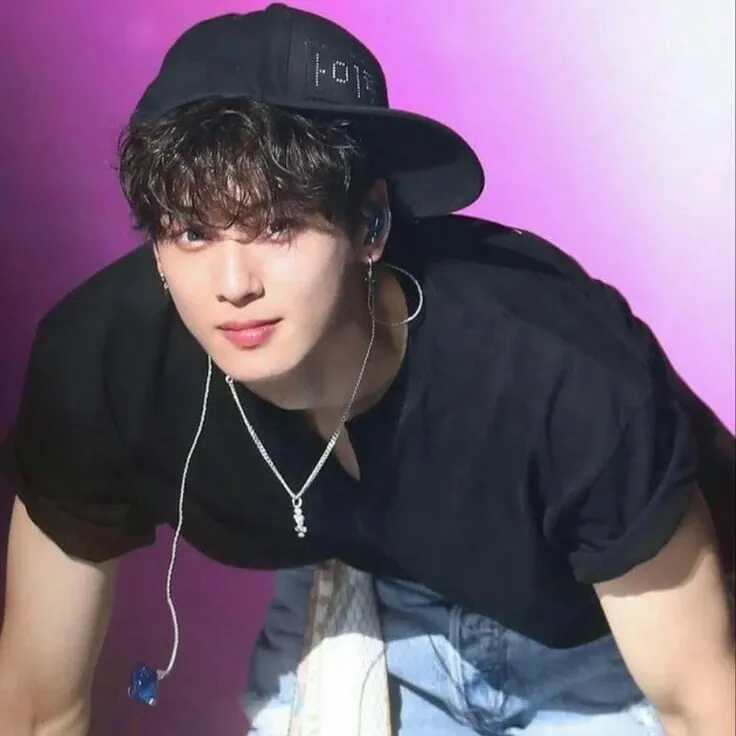 Recent activity shot of Cha Eunwoo