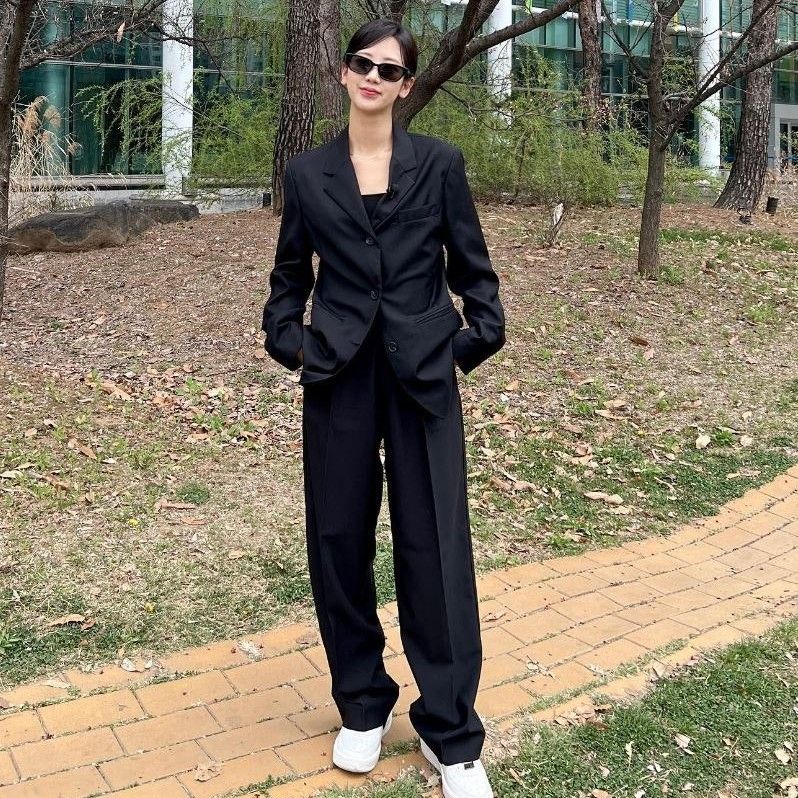 Behind-the-scenes cut of Kang Hyeyeon