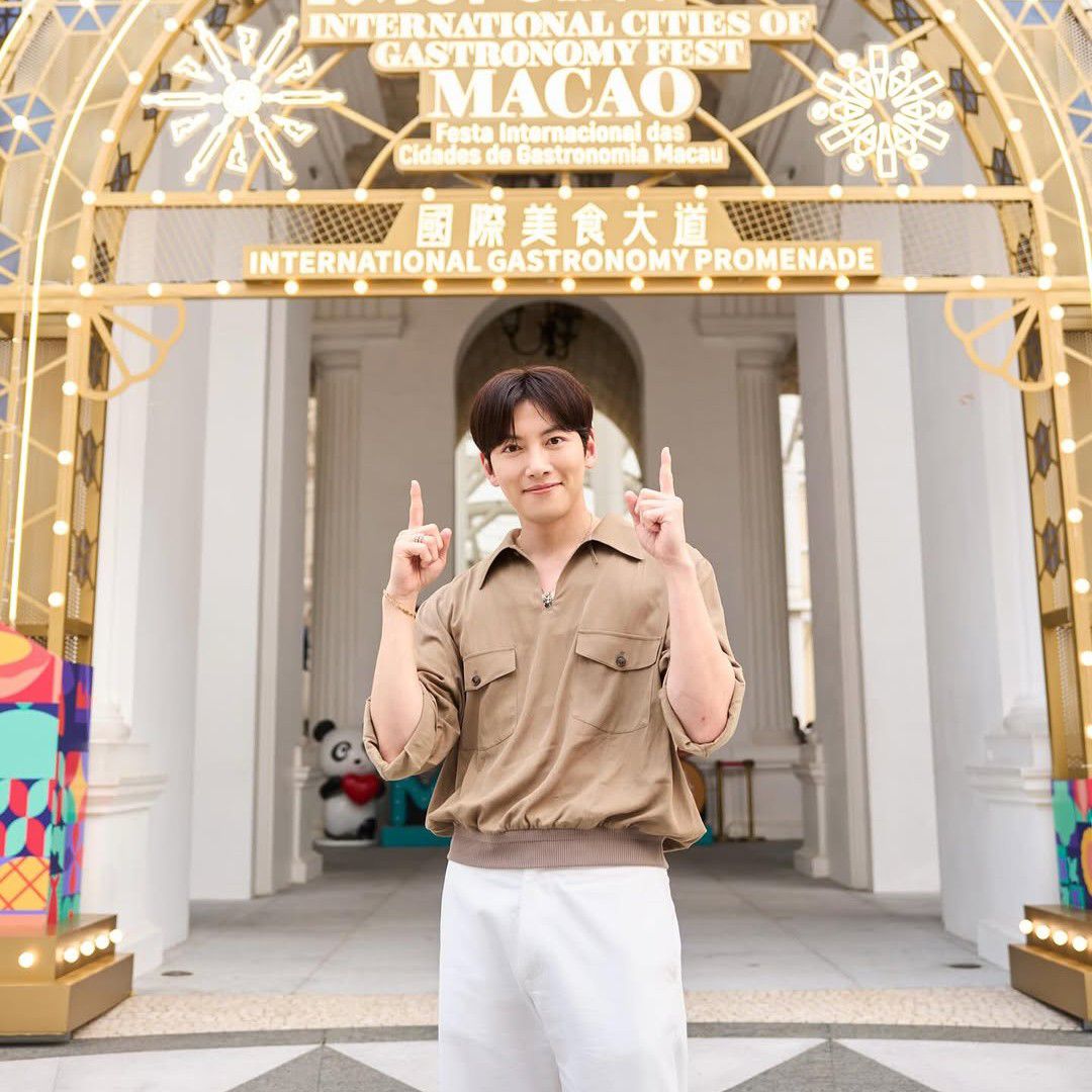 Behind-the-scenes cut of Ji Changwook