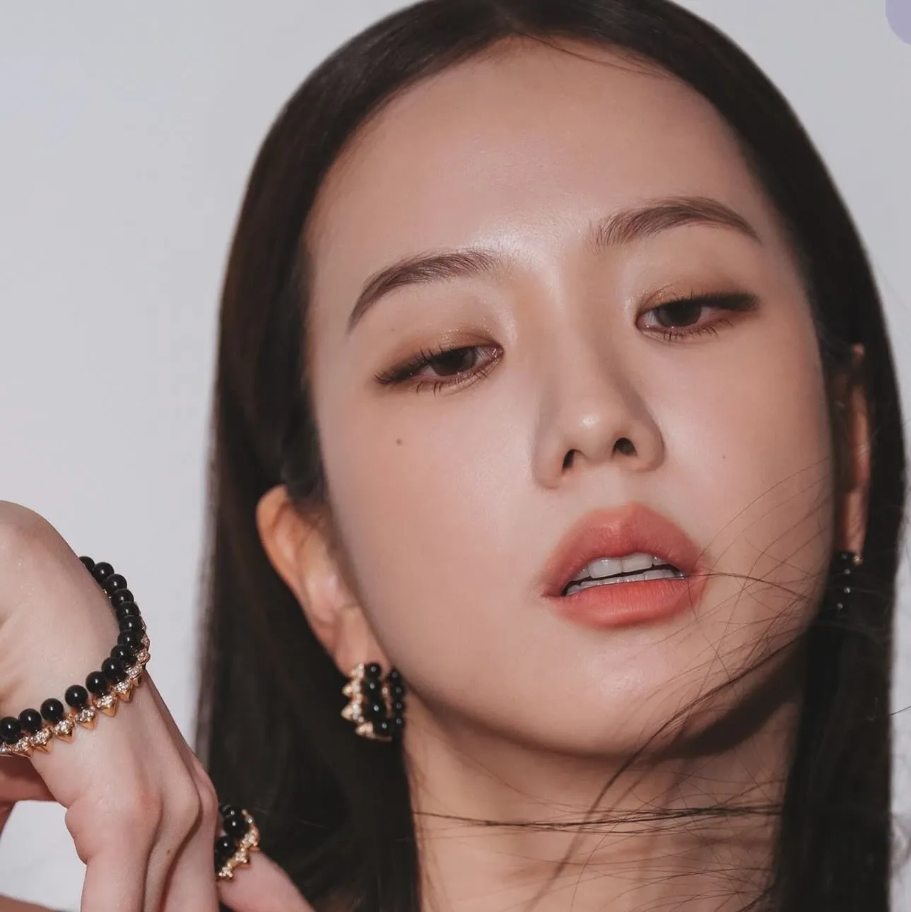 Latest photo of Jisoo (1995)