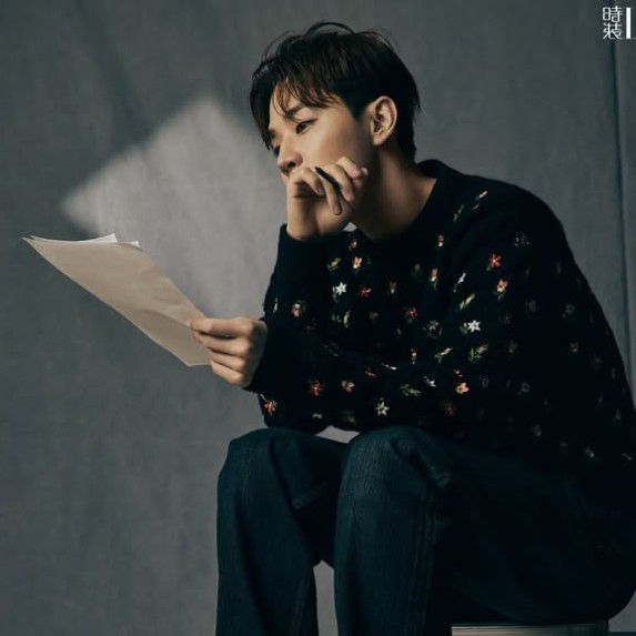 A moment captured by a fan of Henry