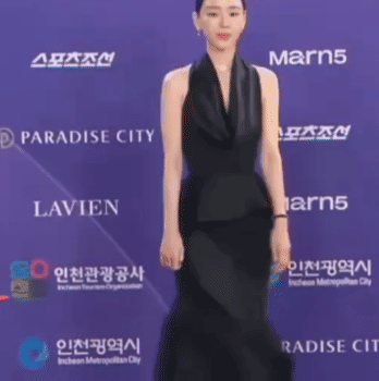 Behind-the-scenes cut of Shin Haesun