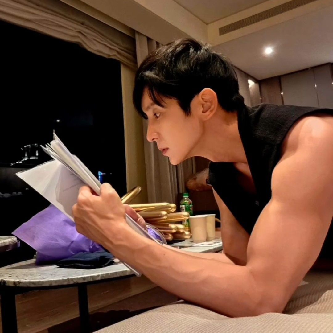 A moment captured by a fan of Lee Joongi