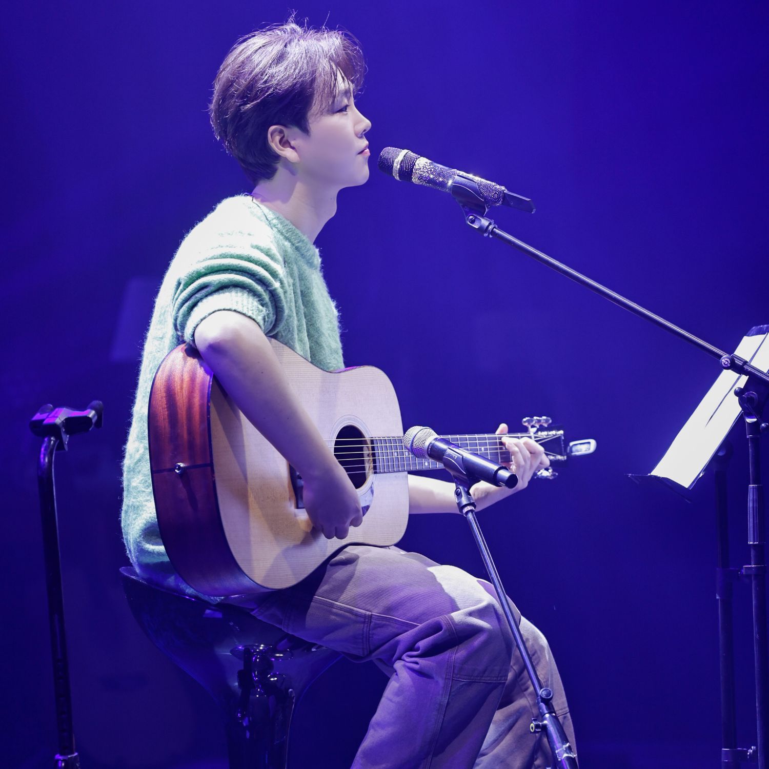 A moment captured by a fan of Song Minjun