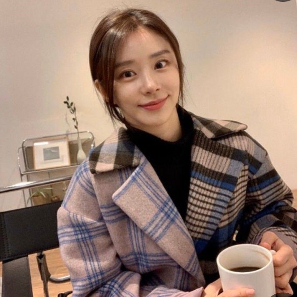 A moment captured by a fan of Lee Joobeen