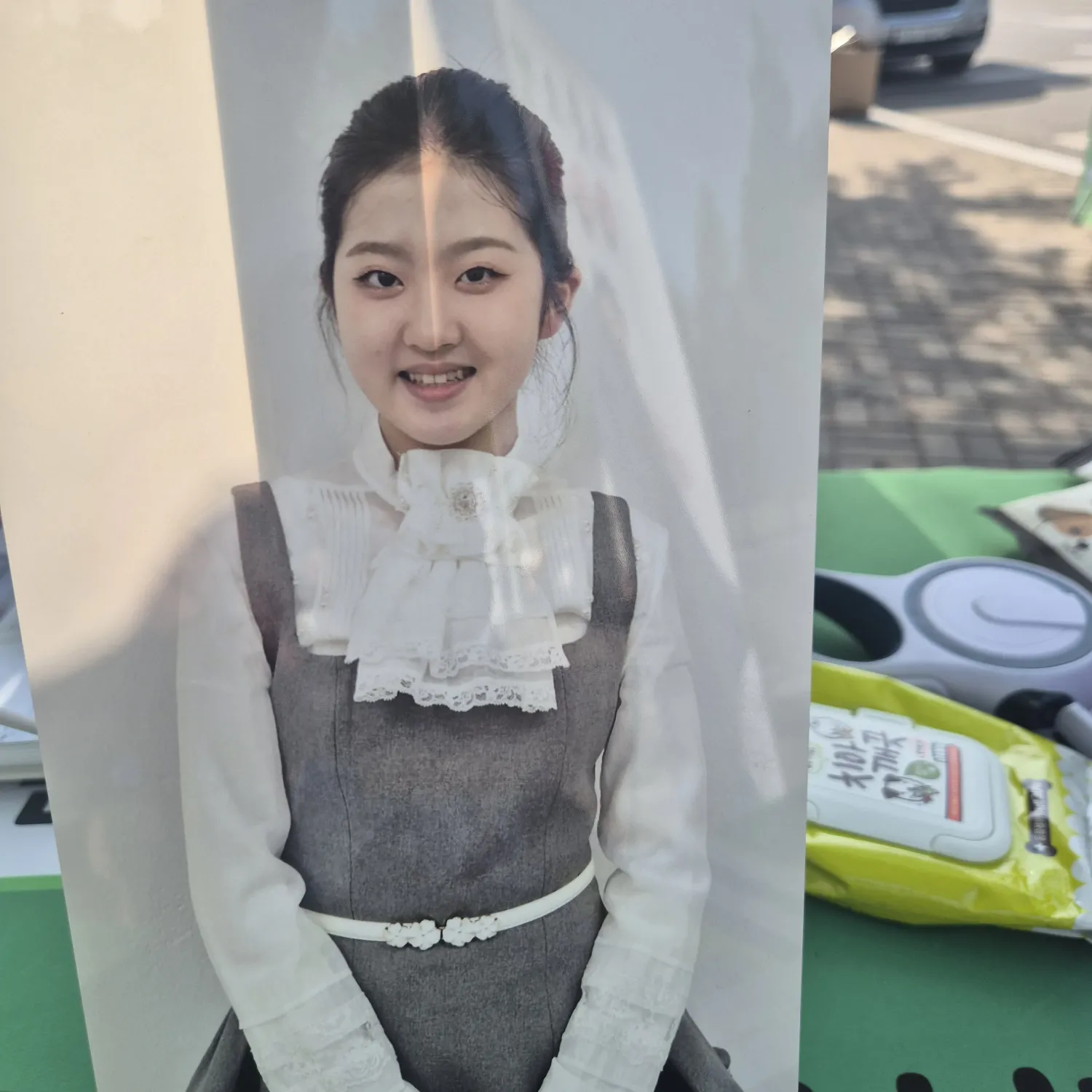 Behind-the-scenes cut of Yoon Yoonseo