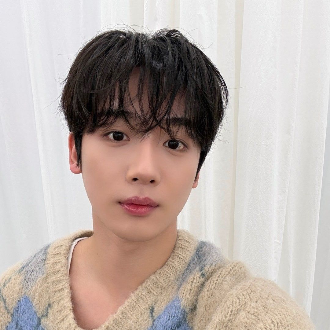 Recent activity shot of Kim Yohan