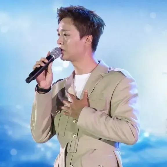 Behind-the-scenes cut of Song Minjun